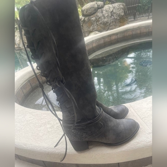 Glitter Boots - Picture 1 of 3